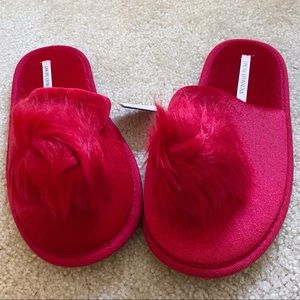 NWT Victoria’s Secret Red Pom Pom Slippers S (5-6)